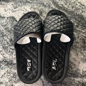 APL Lusso Slides